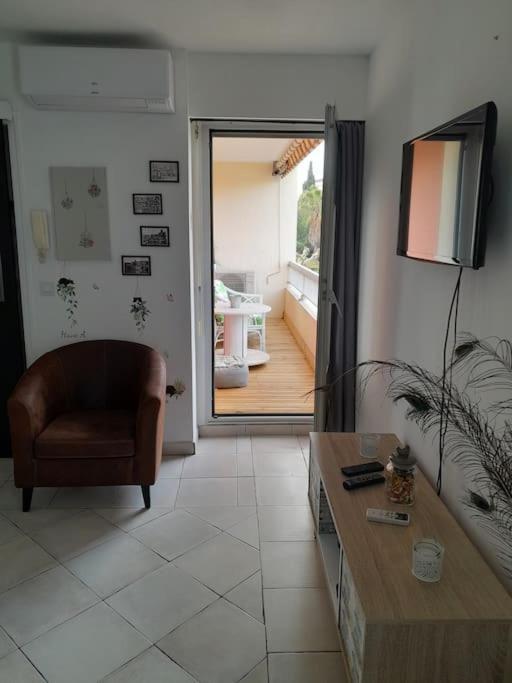 Charmant Studio Lumineux Avec Parking Prive Saint-Raphaël 외부 사진